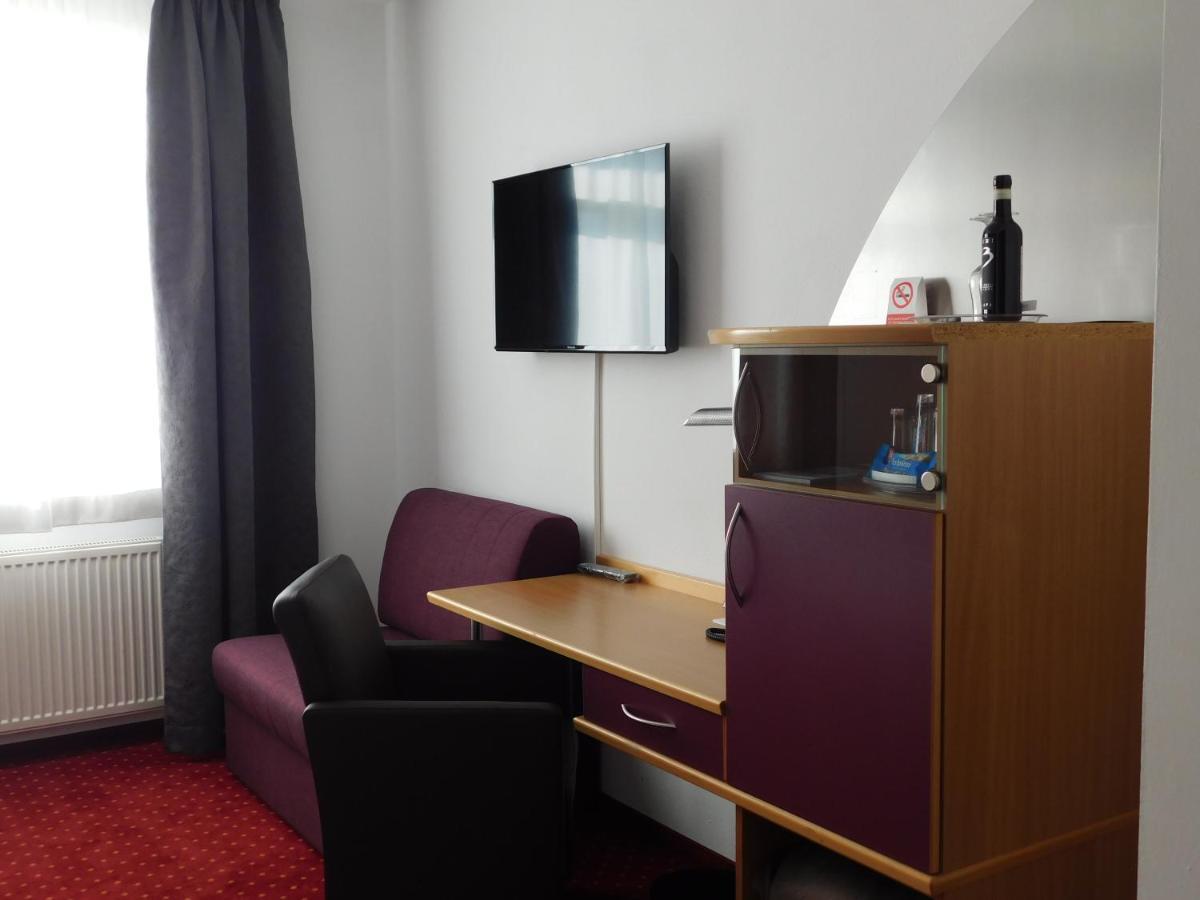 Hotel Konradp Holzkirchen Holzkirchen  Exteriör bild
