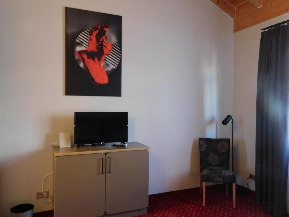 Hotel Konradp Holzkirchen Holzkirchen  Exteriör bild