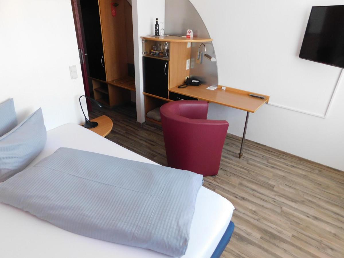 Hotel Konradp Holzkirchen Holzkirchen  Exteriör bild