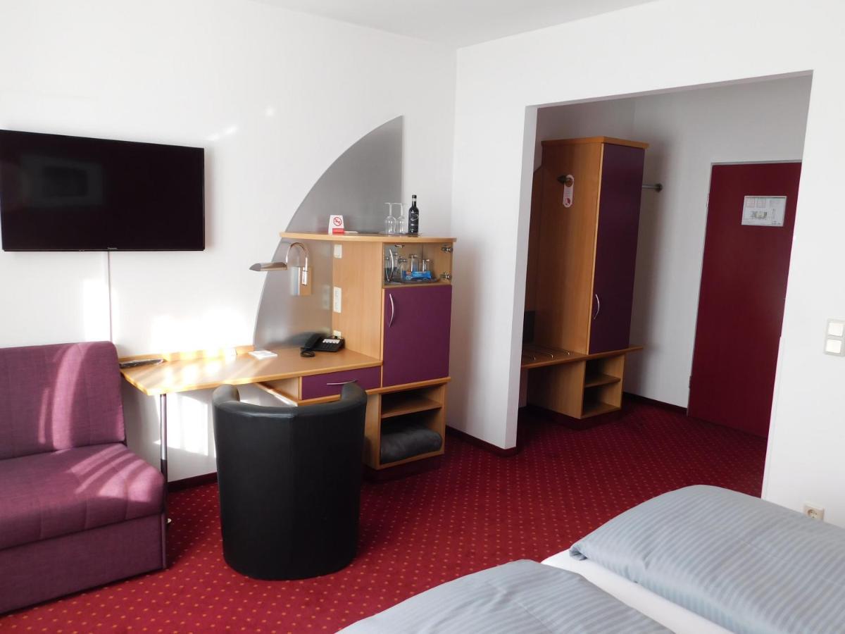 Hotel Konradp Holzkirchen Holzkirchen  Exteriör bild