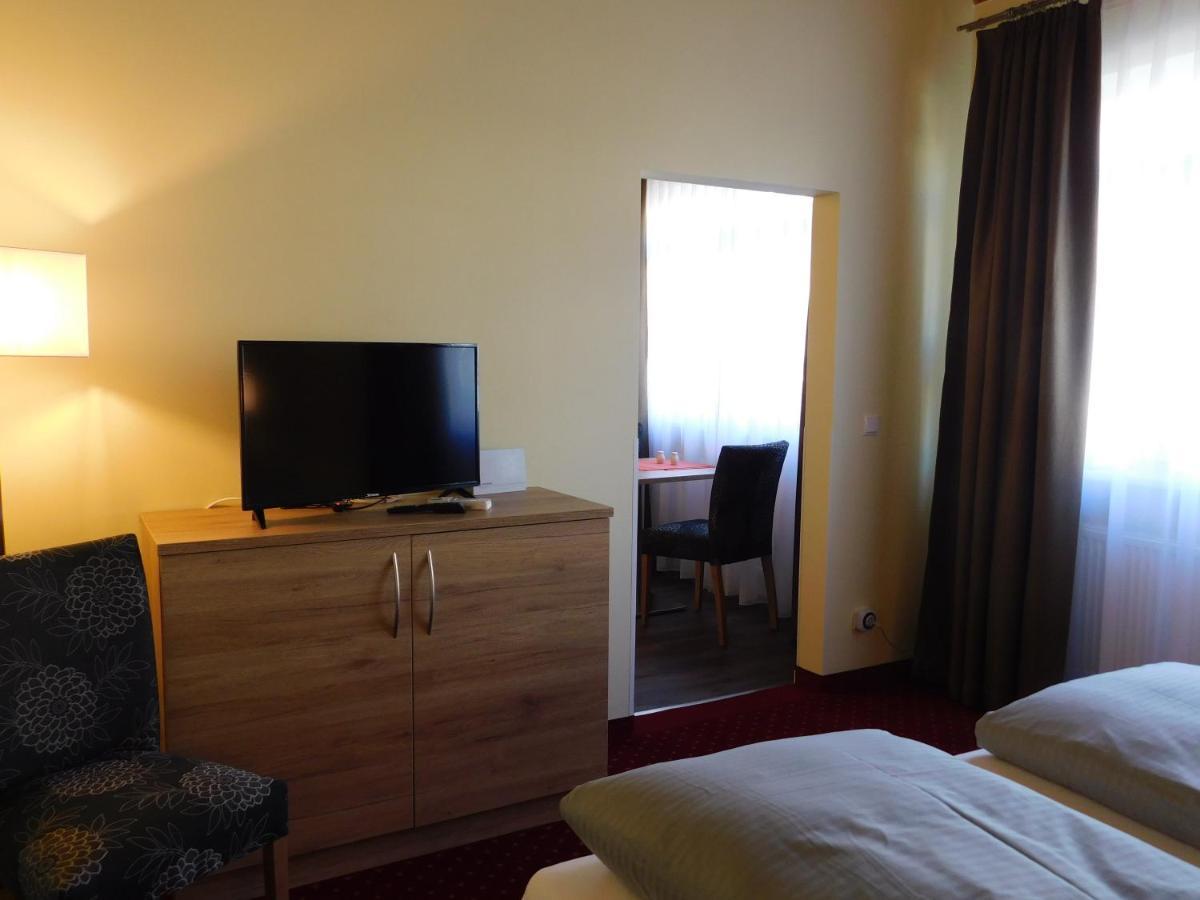 Hotel Konradp Holzkirchen Holzkirchen  Exteriör bild