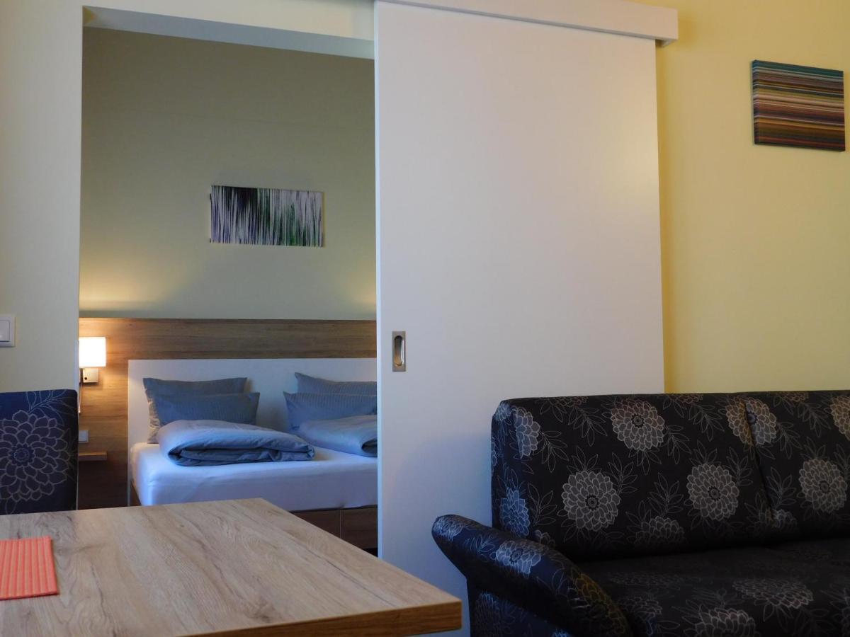 Hotel Konradp Holzkirchen Holzkirchen  Exteriör bild
