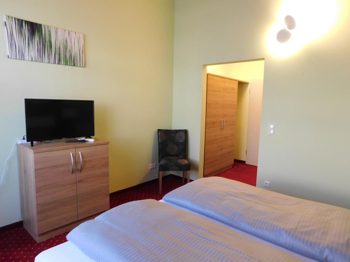 Hotel Konradp Holzkirchen Holzkirchen  Exteriör bild