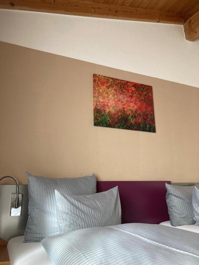 Hotel Konradp Holzkirchen Holzkirchen  Exteriör bild