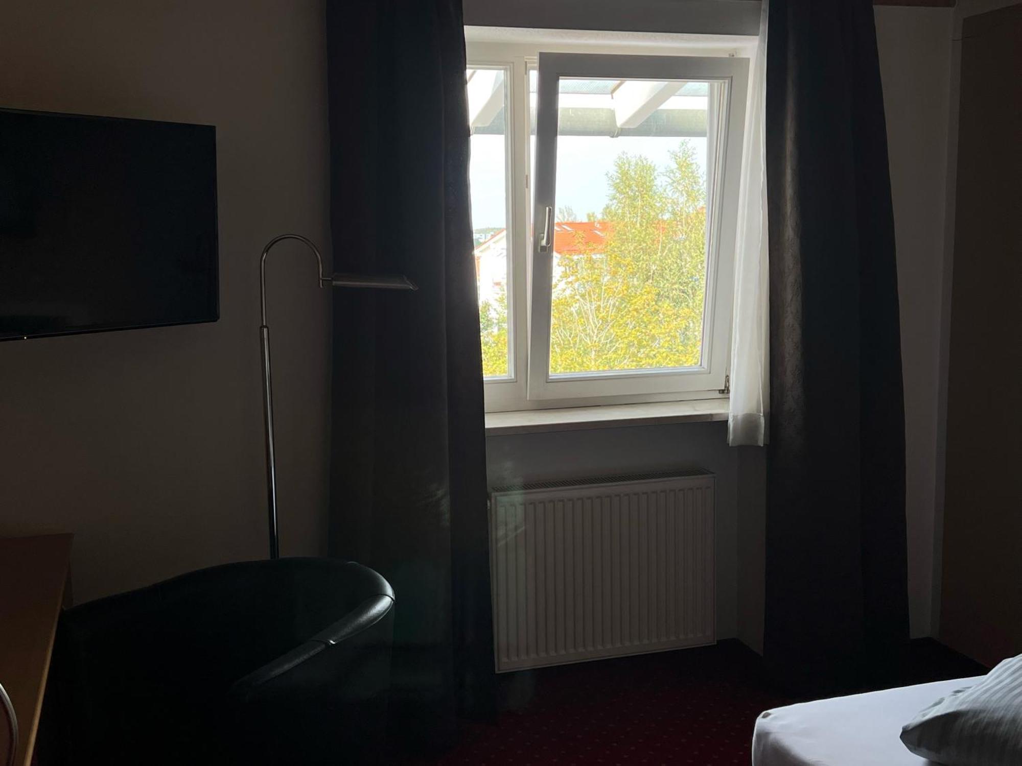 Hotel Konradp Holzkirchen Holzkirchen  Rum bild