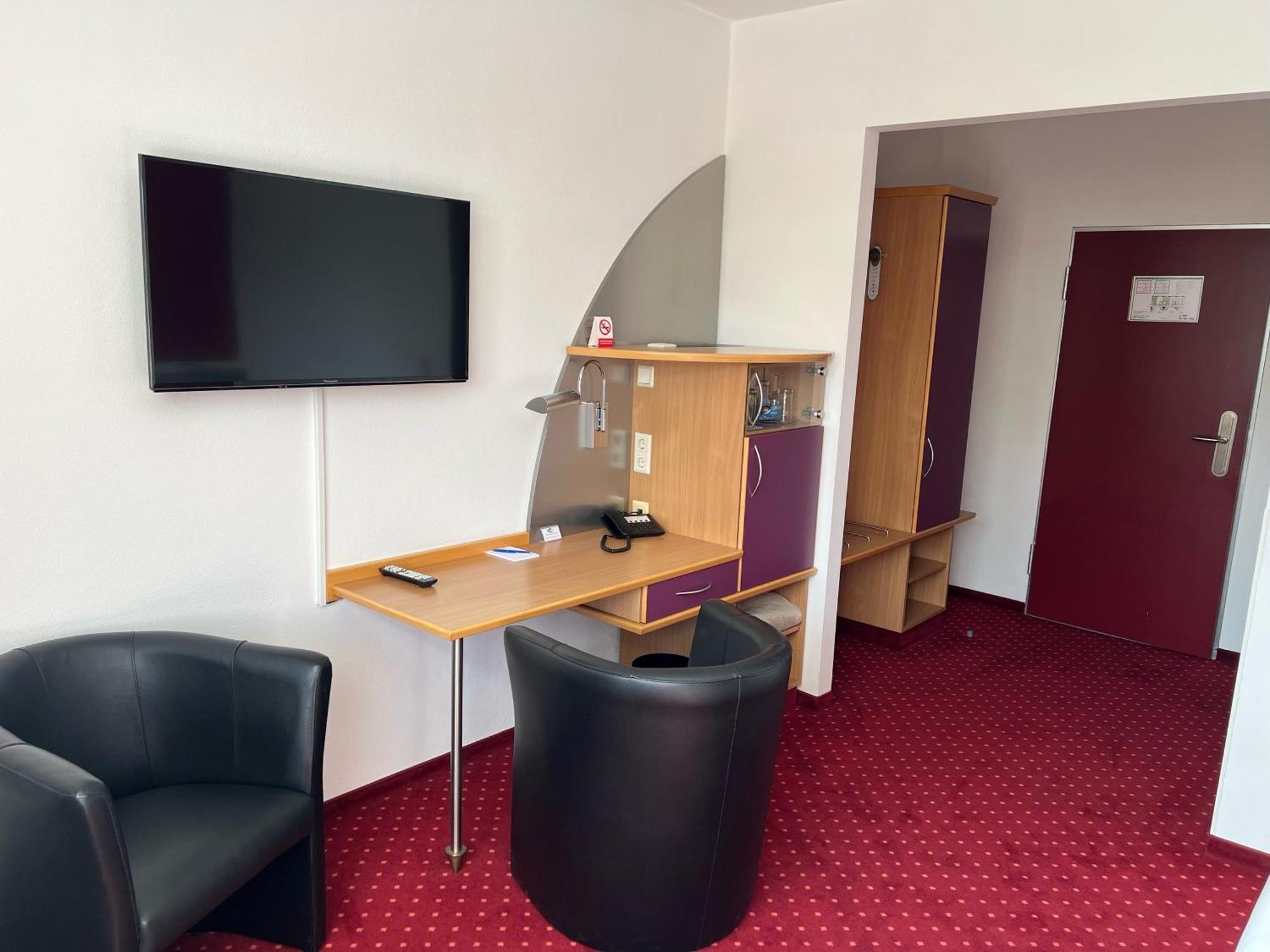 Hotel Konradp Holzkirchen Holzkirchen  Exteriör bild