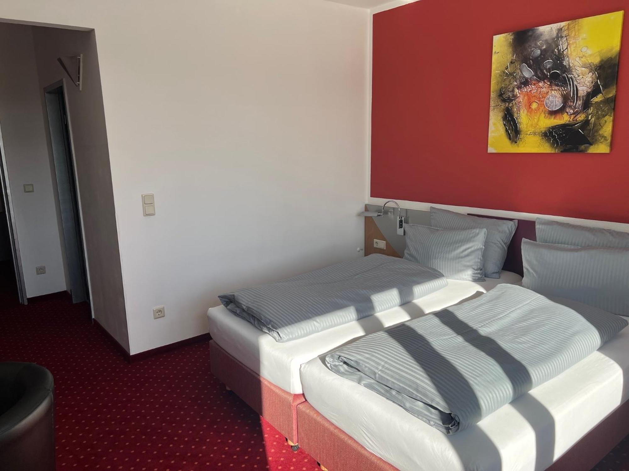 Hotel Konradp Holzkirchen Holzkirchen  Exteriör bild